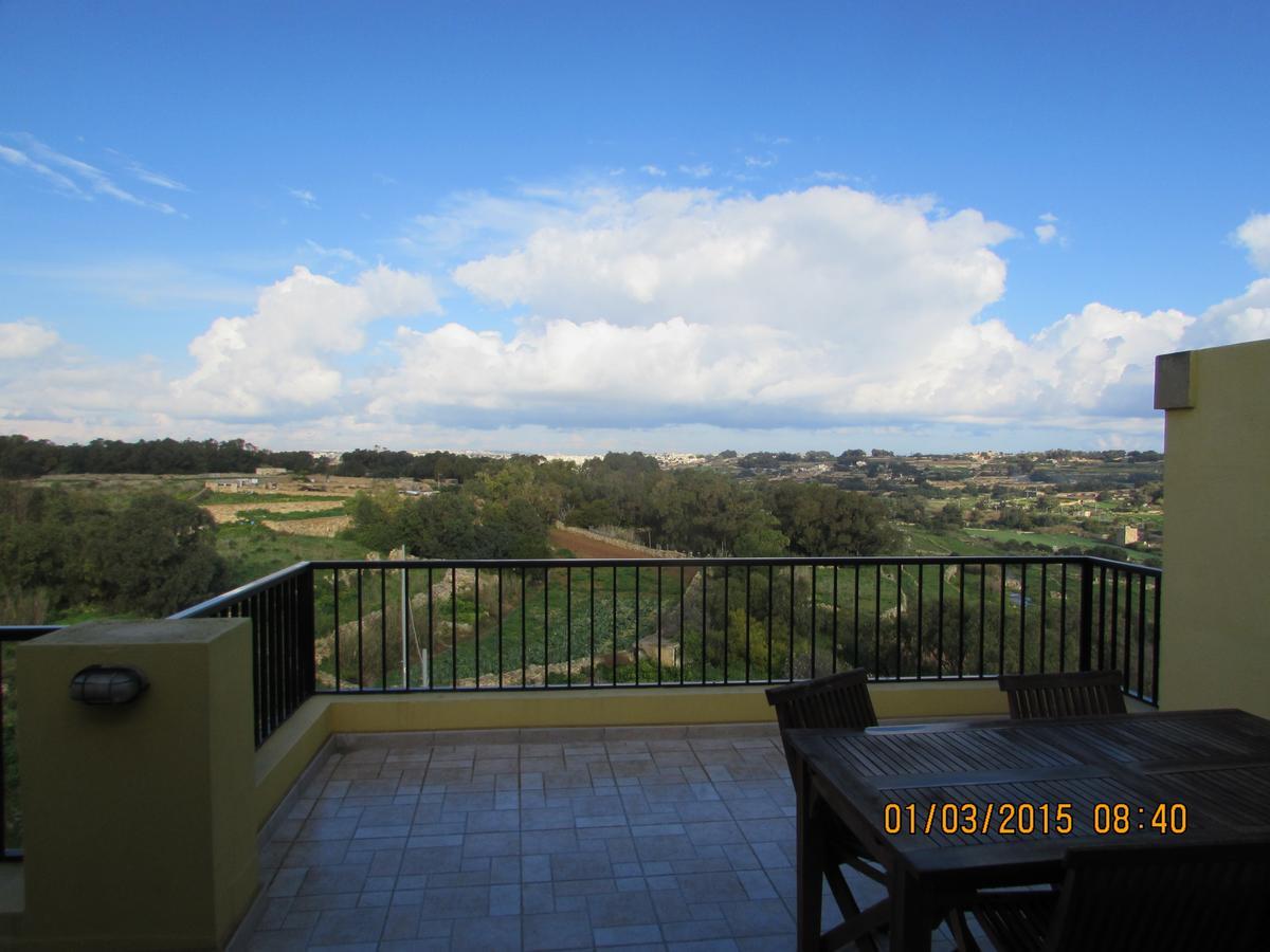 Panoramic Penthouse In Marsascala Which Enjoys Sea And Country Views Apartment Marsaskala Bagian luar foto