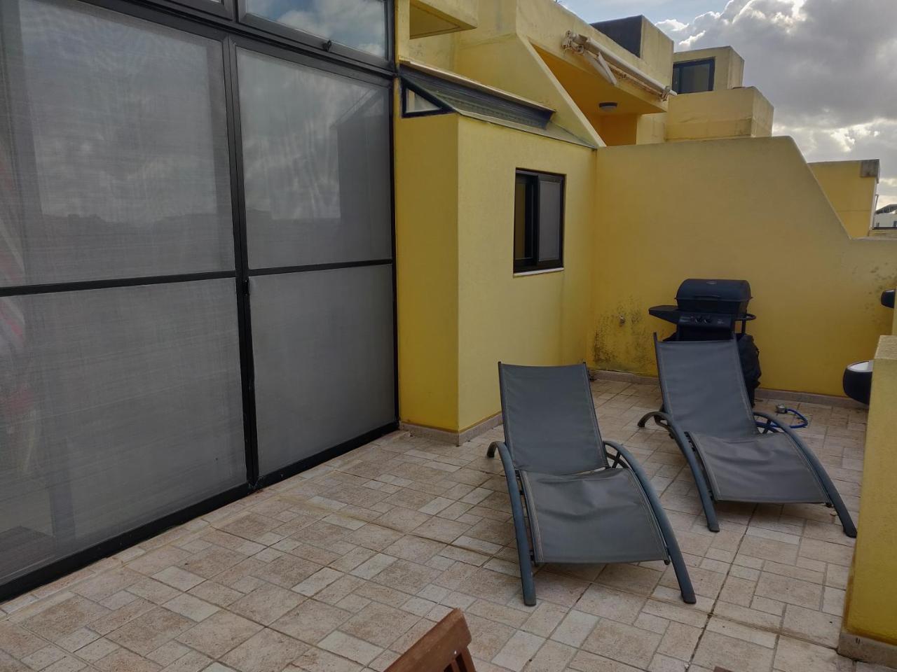Panoramic Penthouse In Marsascala Which Enjoys Sea And Country Views Apartment Marsaskala Bagian luar foto
