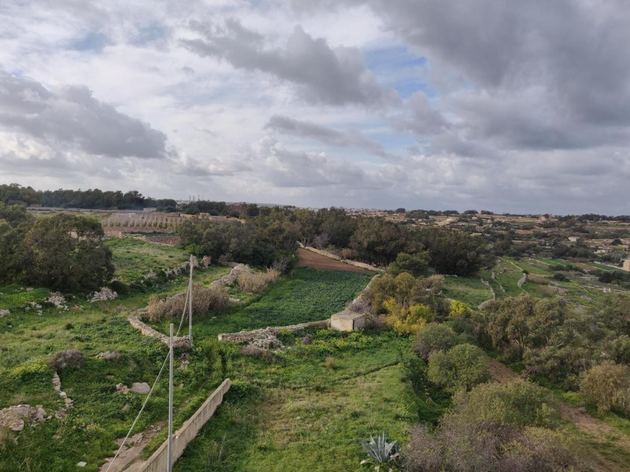 Panoramic Penthouse In Marsascala Which Enjoys Sea And Country Views Apartment Marsaskala Bagian luar foto