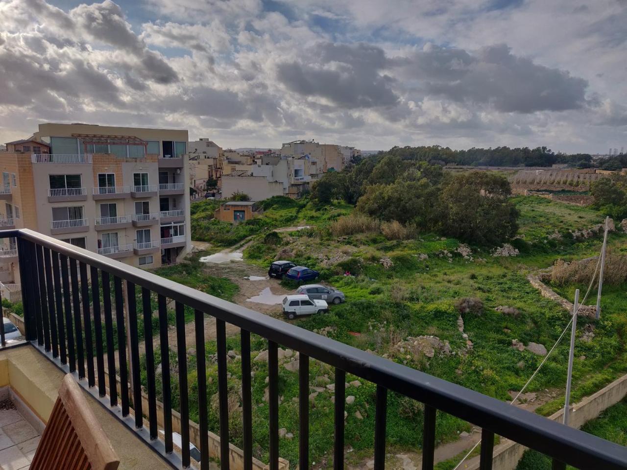 Panoramic Penthouse In Marsascala Which Enjoys Sea And Country Views Apartment Marsaskala Bagian luar foto