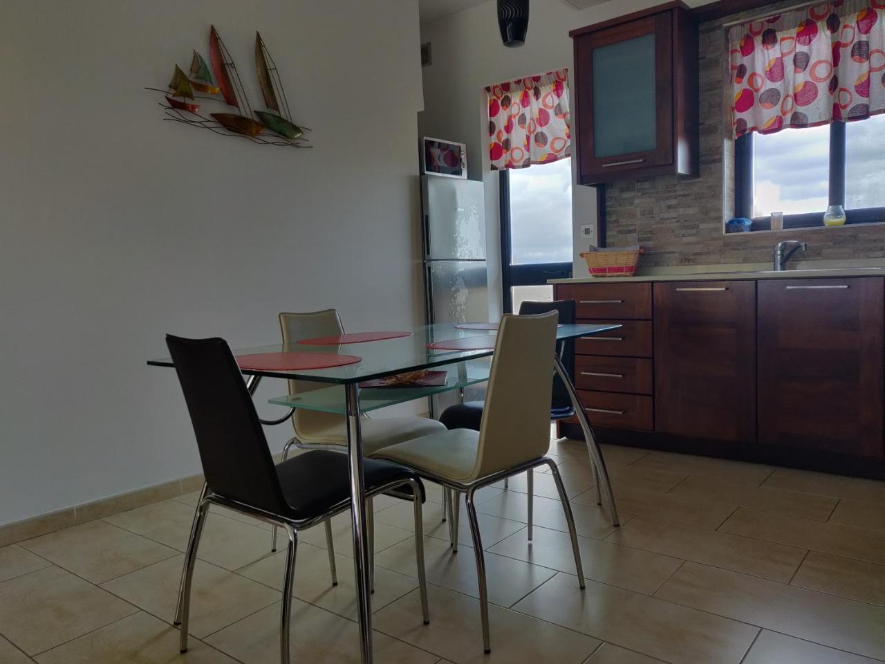 Panoramic Penthouse In Marsascala Which Enjoys Sea And Country Views Apartment Marsaskala Bagian luar foto