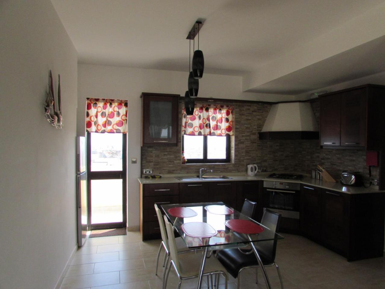 Panoramic Penthouse In Marsascala Which Enjoys Sea And Country Views Apartment Marsaskala Bagian luar foto