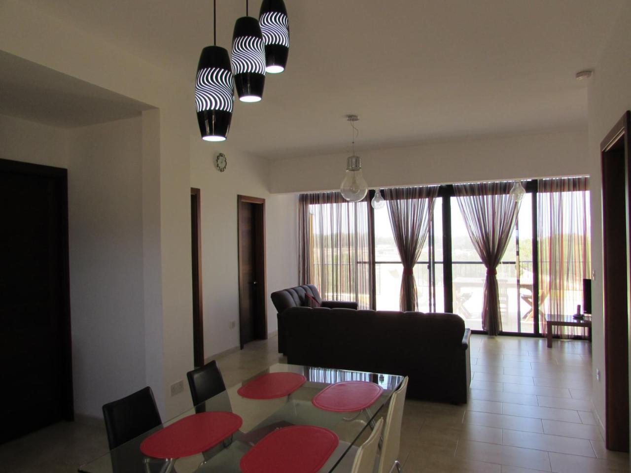 Panoramic Penthouse In Marsascala Which Enjoys Sea And Country Views Apartment Marsaskala Bagian luar foto