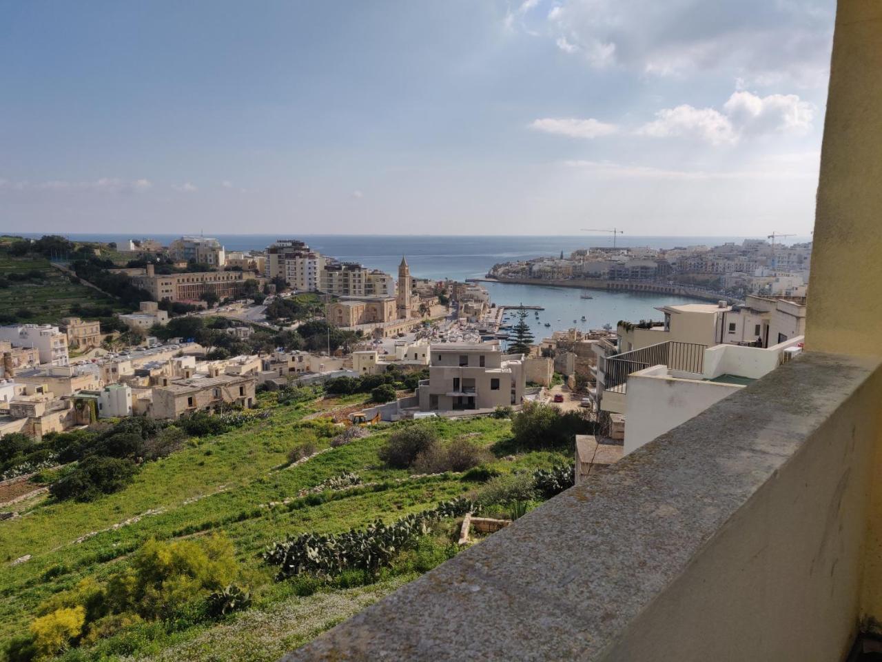Panoramic Penthouse In Marsascala Which Enjoys Sea And Country Views Apartment Marsaskala Bagian luar foto