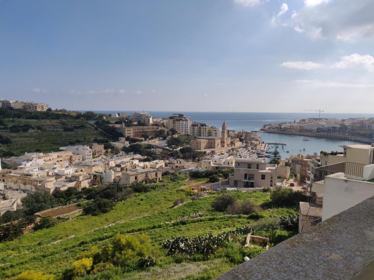 Panoramic Penthouse In Marsascala Which Enjoys Sea And Country Views Apartment Marsaskala Bagian luar foto