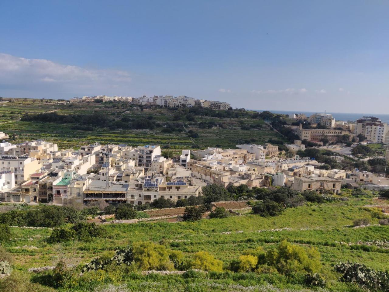 Panoramic Penthouse In Marsascala Which Enjoys Sea And Country Views Apartment Marsaskala Bagian luar foto