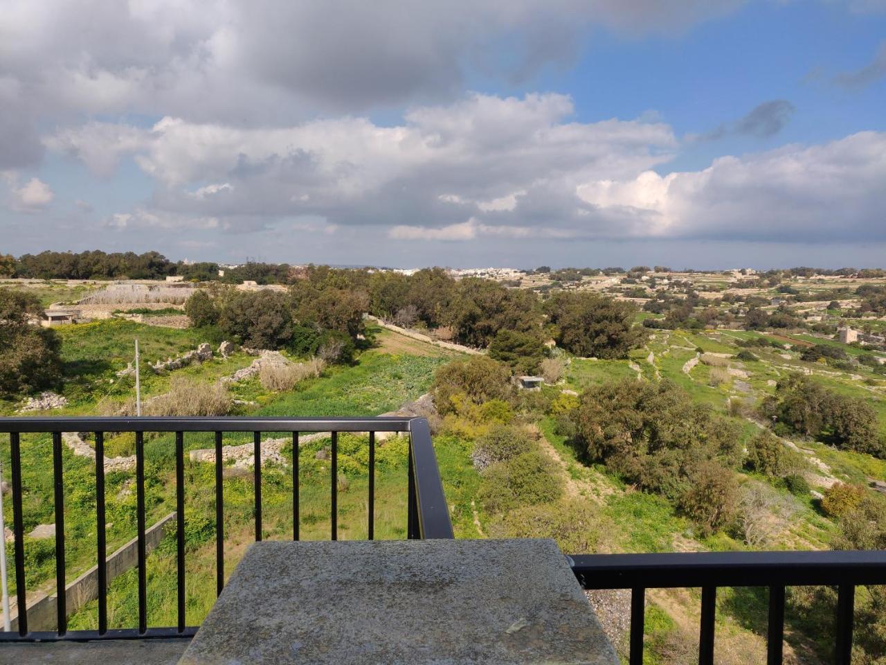 Panoramic Penthouse In Marsascala Which Enjoys Sea And Country Views Apartment Marsaskala Bagian luar foto